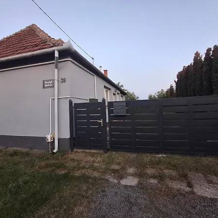 Moonlight Premium Apartmanhaz Pensjonat Sárospatak