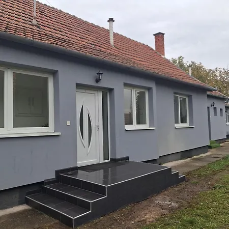 Moonlight Premium Apartmanhaz 4*