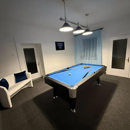 Gasthuis Moonlight Premium Apartmanhaz & Biliard Sárospatak