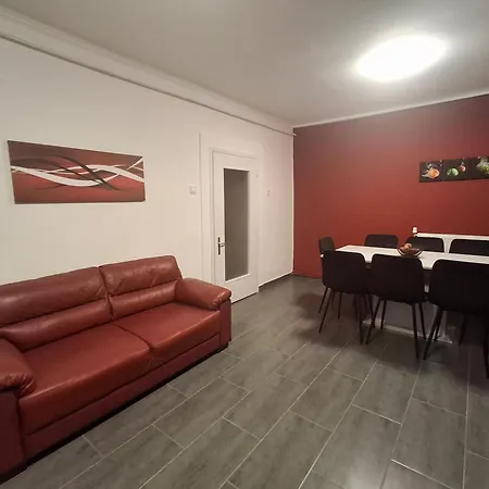 Moonlight Premium Apartmanhaz & Biliard 3*