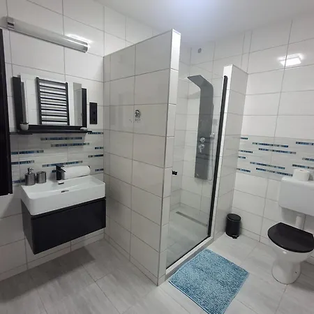 Moonlight Premium Apartmanhaz & Biliard 3* Sárospatak