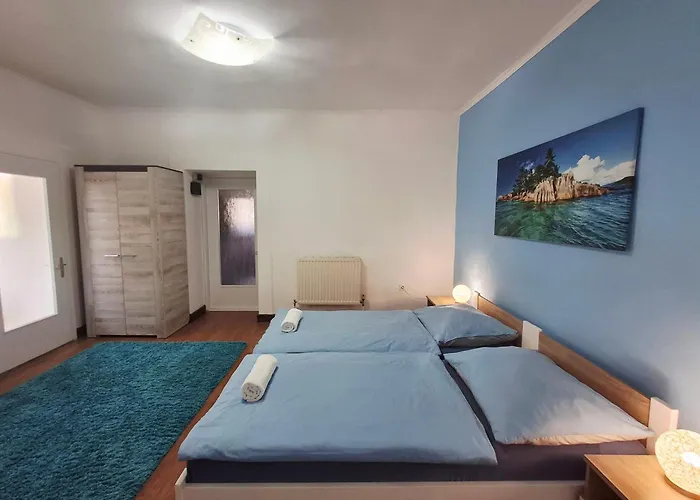בית הארחה Moonlight Premium Apartmanhaz 4*