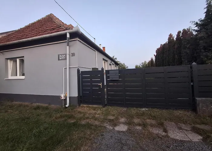 Moonlight Premium Apartmanhaz בית הארחה Sárospatak