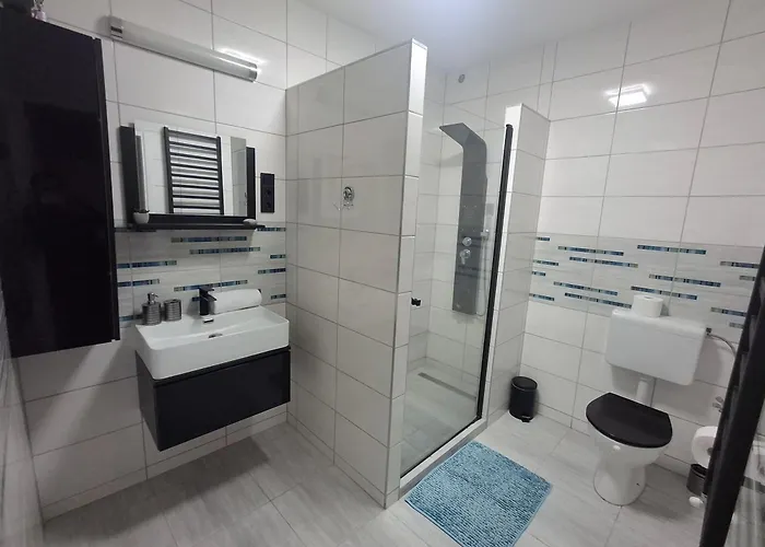 Moonlight Premium Apartmanhaz בית הארחה 4*